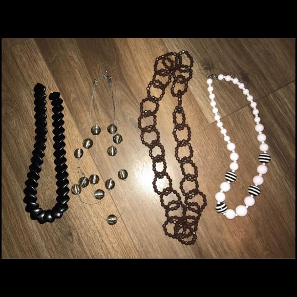 Fashion Necklaces - Picture 2 of 2